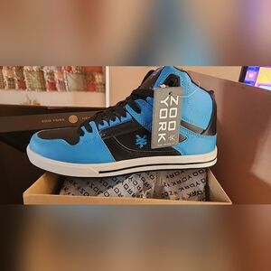 🔴NEW In Box🔴 Zoo York Black and Blue High-Top Sneakers